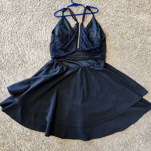 Mini Black Open Back bress